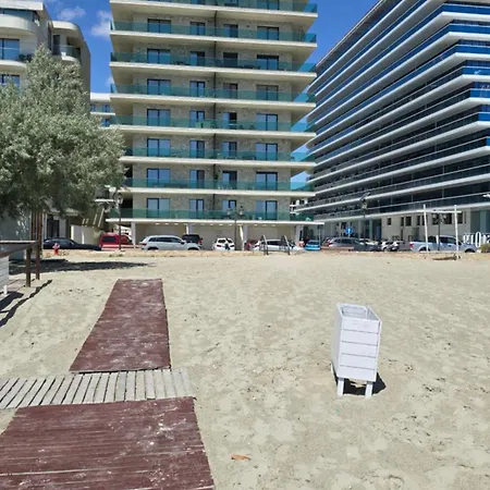Gp Seaview, Mamaia Nord Апарт-отель Нэводари